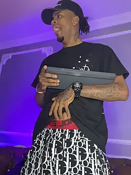 AaronCruz  online show from 03-01-25, 01:40