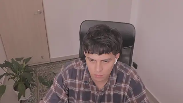 Snapshot of Tony_Hoffa chatting on 01-10-26, 06:09 Tony Hoffa online show from 01-10-26, 06:09