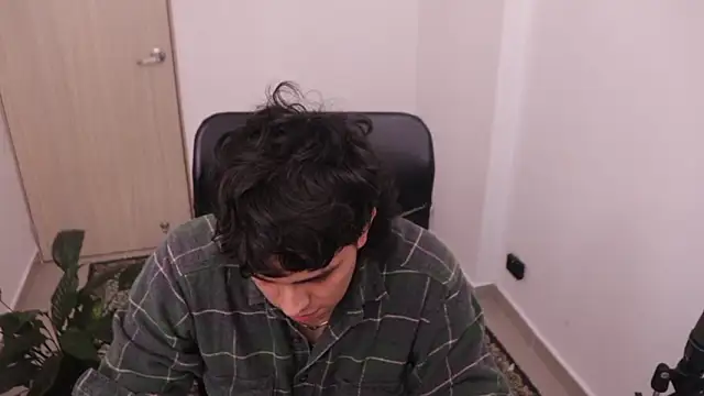 Snapshot of Tony_Hoffa chatting on 02-04-26, 06:14 Tony Hoffa online show from 02-04-26, 06:14