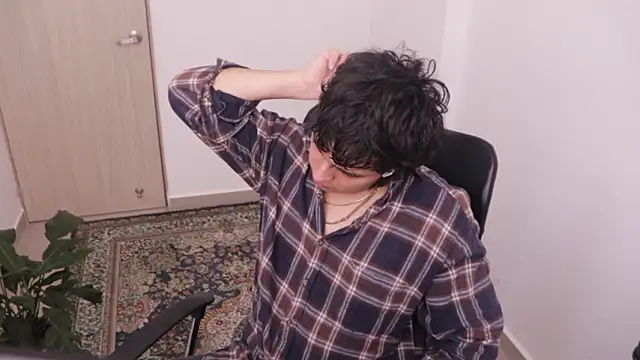 Snapshot of Tony_Hoffa chatting on 02-07-26, 06:11 Tony Hoffa online show from 02-07-26, 06:11