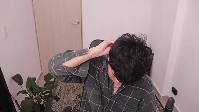 Snapshot of Tony_Hoffa chatting on 02-08-26, 06:44 Tony Hoffa online show from 02-08-26, 06:44