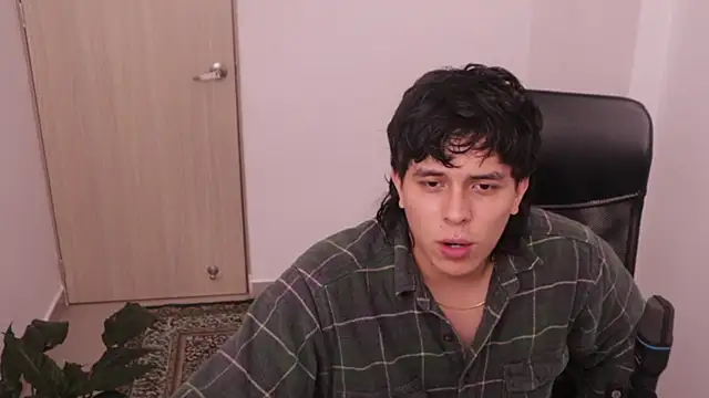 Snapshot of Tony_Hoffa chatting on 02-11-26, 06:57 Tony Hoffa online show from 02-11-26, 06:57