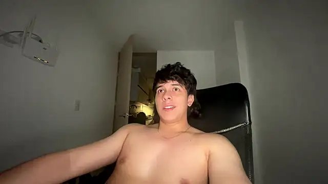 Snapshot of Tony_Hoffa chatting on 02-13-26, 06:20 Tony Hoffa online show from 02-13-26, 06:20