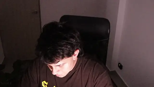 Snapshot of Tony_Hoffa chatting on 02-14-26, 05:04 Tony Hoffa online show from 02-14-26, 05:04