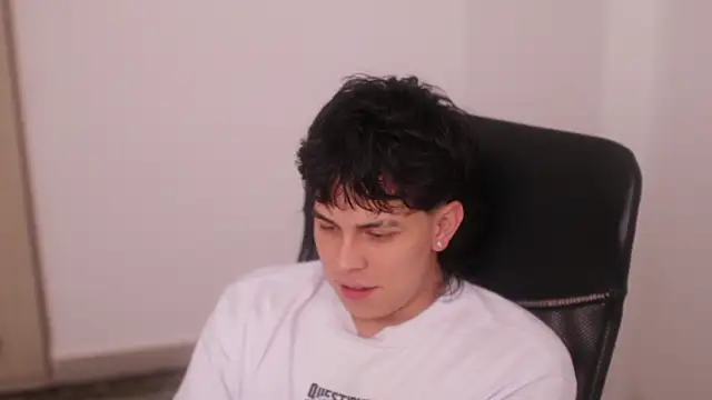 Snapshot of Tony_Hoffa chatting on 02-15-26, 09:11 Tony Hoffa online show from 02-15-26, 09:11