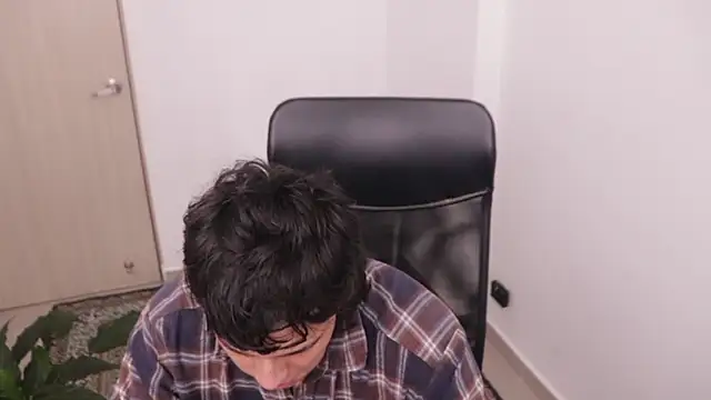 Snapshot of Tony_Hoffa chatting on 02-25-26, 08:40 Tony Hoffa online show from 02-25-26, 08:40