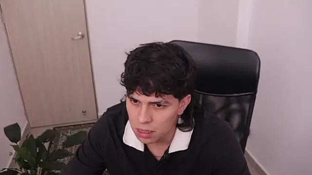 Snapshot of Tony_Hoffa chatting on 03-02-26, 09:21 Tony Hoffa online show from 03-02-26, 09:21