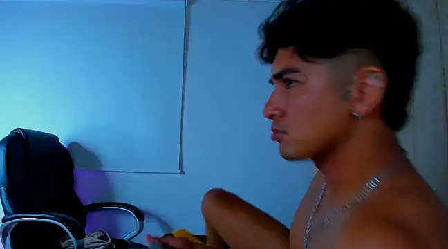 Snapshot of Muichiro_tokito1 chatting on 03-02-25, 07:32 Muichiro tokito1 online show from 03-02-25, 07:32