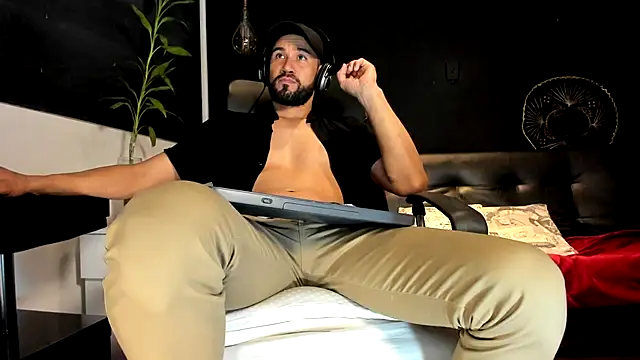 alessandro wye online show from 11-20-25, 02:01