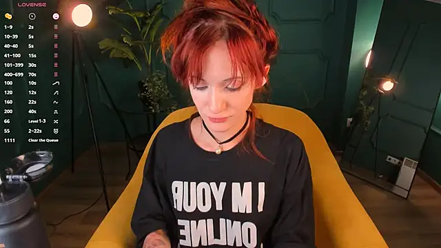 Snapshot of Dearly_kitty chatting on 03-06-25, 05:22 Dearly kitty online show from 03-06-25, 05:22