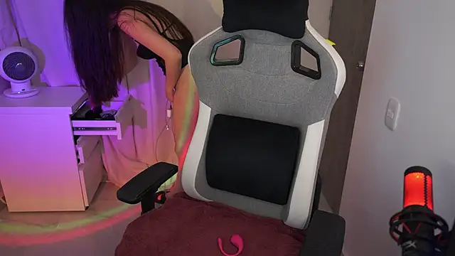 Snapshot of anyacutex chatting on 10-31-25, 04:57 anyacutex online show from 10-31-25, 04:57