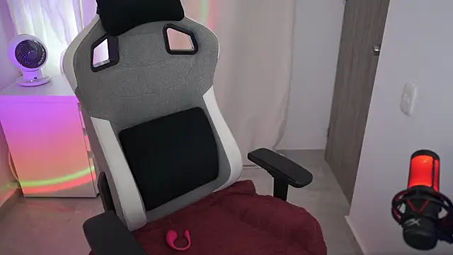 Snapshot of anyacutex chatting on 12-04-25, 08:39 anyacutex online show from 12-04-25, 08:39