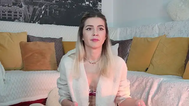 Sarah-Hart online show from 12-19-25, 03:19