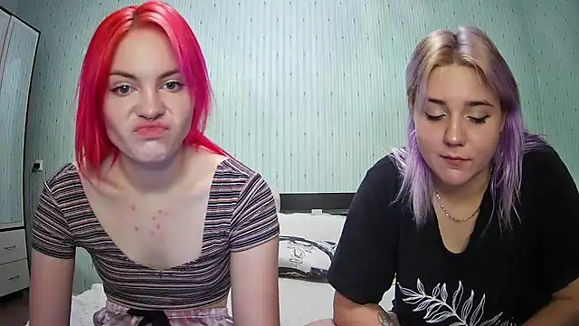 Snapshot of ChrisGirls chatting on 12-06-24, 01:11 ChrisGirls online show from 12-06-24, 01:11