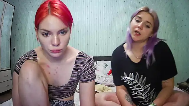 Snapshot of ChrisGirls chatting on 12-06-24, 07:23 ChrisGirls online show from 12-06-24, 07:23