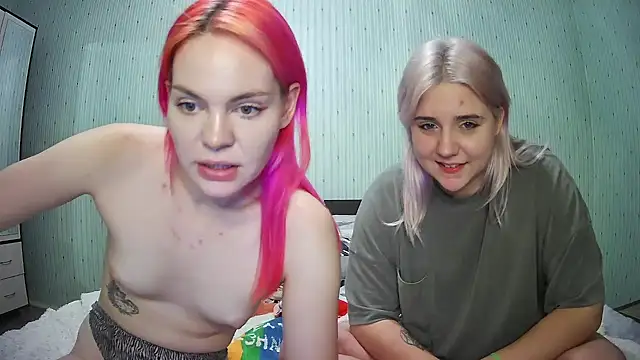 Snapshot of ChrisGirls chatting on 12-26-24, 02:16 ChrisGirls online show from 12-26-24, 02:16