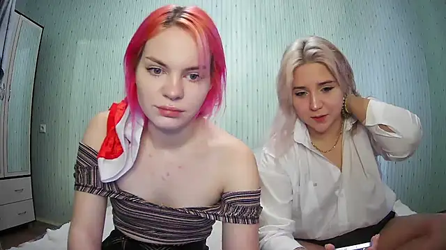 Snapshot of ChrisGirls chatting on 12-31-24, 09:21 ChrisGirls online show from 12-31-24, 09:21