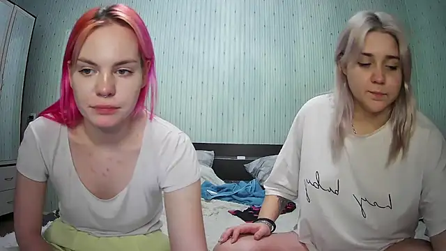 Snapshot of ChrisGirls chatting on 01-04-25, 02:14 ChrisGirls online show from 01-04-25, 02:14