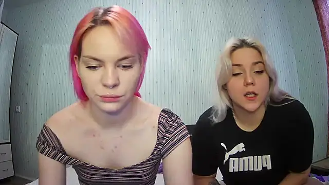 Snapshot of ChrisGirls chatting on 01-15-25, 11:43 ChrisGirls online show from 01-15-25, 11:43