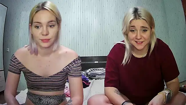 Snapshot of ChrisGirls chatting on 01-23-25, 04:59 ChrisGirls online show from 01-23-25, 04:59