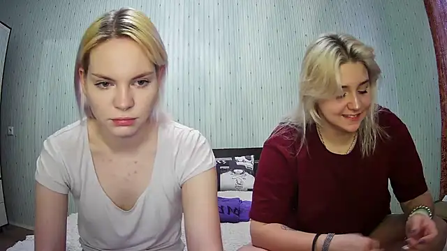 Snapshot of ChrisGirls chatting on 01-24-25, 11:04 ChrisGirls online show from 01-24-25, 11:04