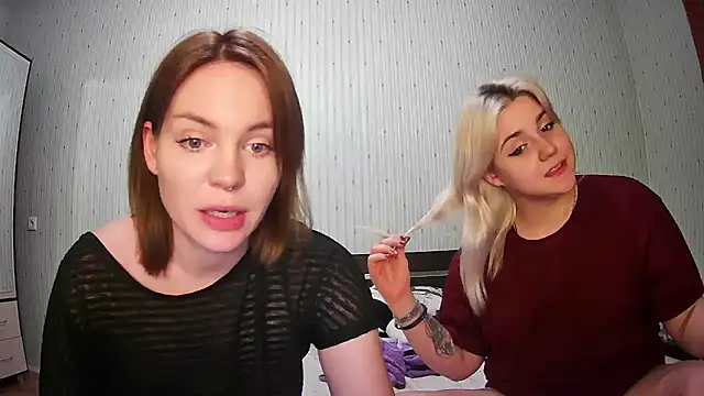 Snapshot of ChrisGirls chatting on 01-30-25, 05:17 ChrisGirls online show from 01-30-25, 05:17
