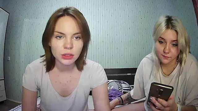 Snapshot of ChrisGirls chatting on 02-02-25, 02:02 ChrisGirls online show from 02-02-25, 02:02