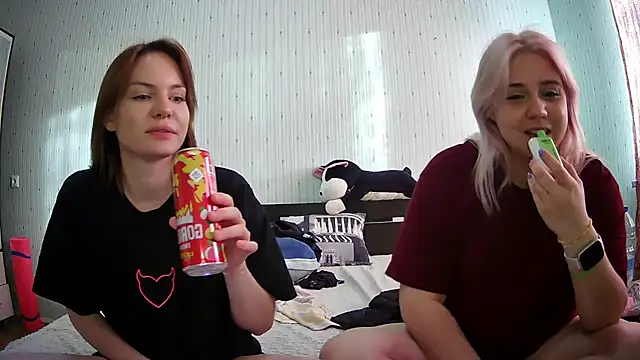 Snapshot of ChrisGirls chatting on 02-20-25, 02:13 ChrisGirls online show from 02-20-25, 02:13