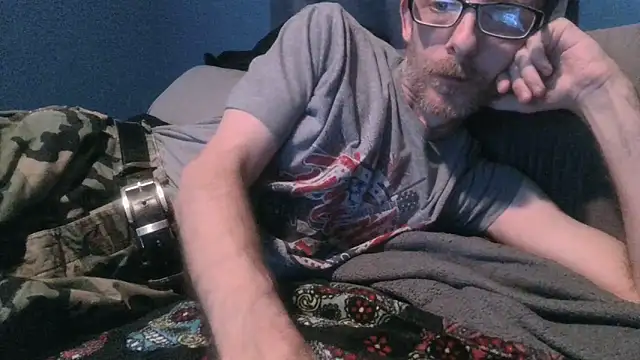 Snapshot of MysteriousFire23 chatting on 12-18-25, 01:00 MysteriousFire23 online show from 12-18-25, 01:00