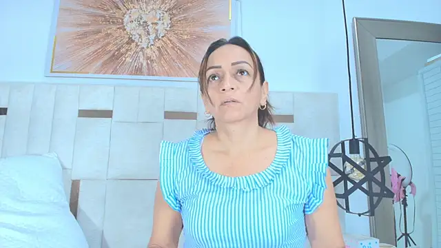 Snapshot of Hottest_Mature_ chatting on 10-11-25, 03:06 Hottest Mature  online show from 10-11-25, 03:06