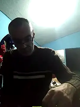 Snapshot of hugosafado333 chatting on 12-21-24, 07:35 hugosafado333 online show from 12-21-24, 07:35