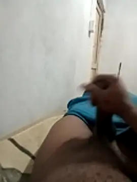 izinjamfee2 online show from 04-08-26, 03:06