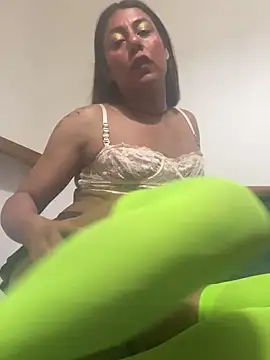 Snapshot of Yerucita chatting on 11-22-25, 01:37 Yerucita online show from 11-22-25, 01:37