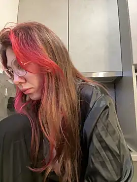 Snapshot of ChloesTem chatting on 11-18-25, 05:06 ChloesTem online show from 11-18-25, 05:06