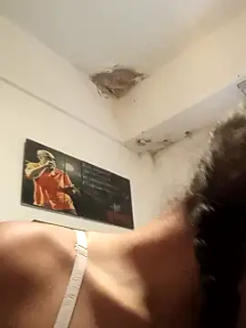 Snapshot of Zairaisak chatting on 02-05-25, 10:22 Zairaisak online show from 02-05-25, 10:22