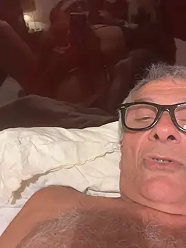 4n4l1zz4m1 online show from 04-15-26, 06:37