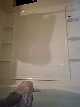 Snapshot of lit702 chatting on 11-30-25, 09:13 lit702 online show from 11-30-25, 09:13