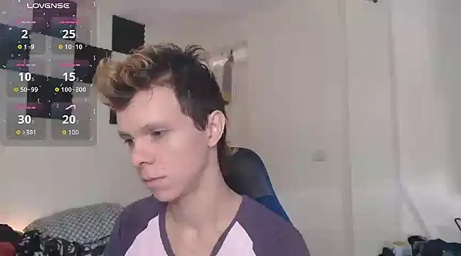 Snapshot of bryamado69 chatting on 02-28-25, 12:52 bryamado69 online show from 02-28-25, 12:52