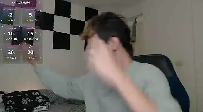 Snapshot of bryamado69 chatting on 03-07-25, 10:54 bryamado69 online show from 03-07-25, 10:54