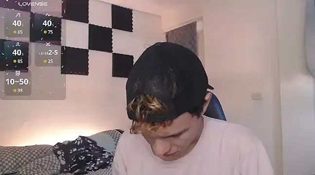 Snapshot of bryamado69 chatting on 03-14-25, 07:44 bryamado69 online show from 03-14-25, 07:44