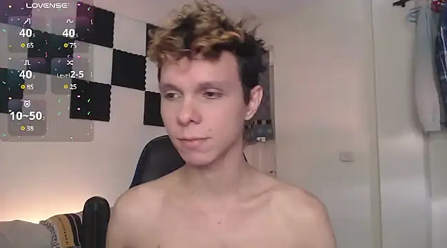 Snapshot of bryamado69 chatting on 03-15-25, 08:43 bryamado69 online show from 03-15-25, 08:43