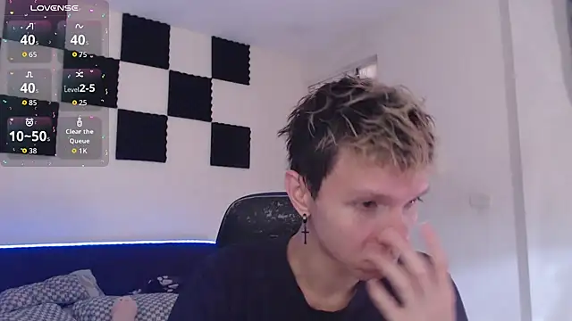 Snapshot of bryamado69 chatting on 09-10-25, 12:38 bryamado69 online show from 09-10-25, 12:38