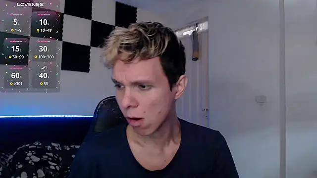 Snapshot of bryamado69 chatting on 09-22-25, 02:41 bryamado69 online show from 09-22-25, 02:41