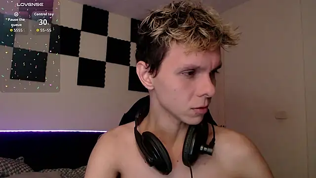 Snapshot of bryamado69 chatting on 10-05-25, 07:28 bryamado69 online show from 10-05-25, 07:28