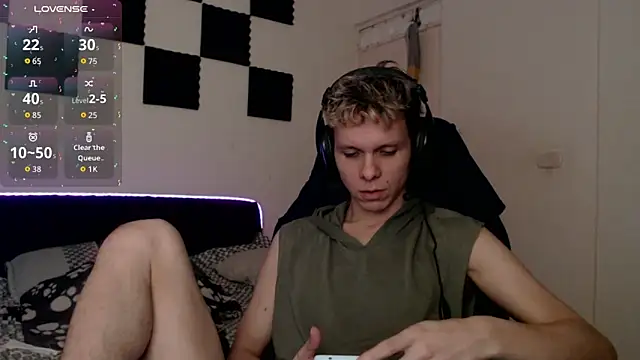 Snapshot of bryamado69 chatting on 10-06-25, 10:40 bryamado69 online show from 10-06-25, 10:40