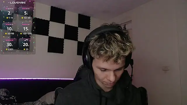 Snapshot of bryamado69 chatting on 10-08-25, 03:04 bryamado69 online show from 10-08-25, 03:04