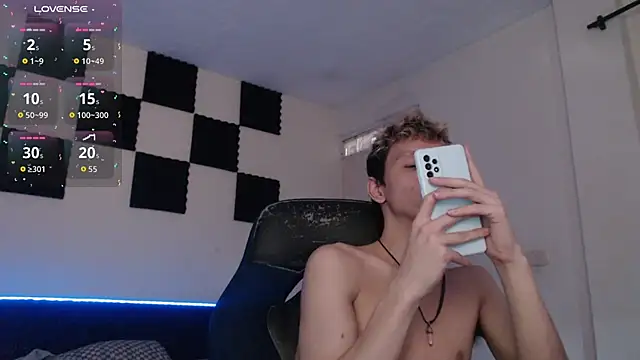 Snapshot of bryamado69 chatting on 10-14-25, 02:18 bryamado69 online show from 10-14-25, 02:18