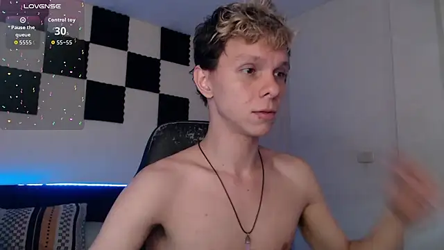 Snapshot of bryamado69 chatting on 10-17-25, 01:46 bryamado69 online show from 10-17-25, 01:46