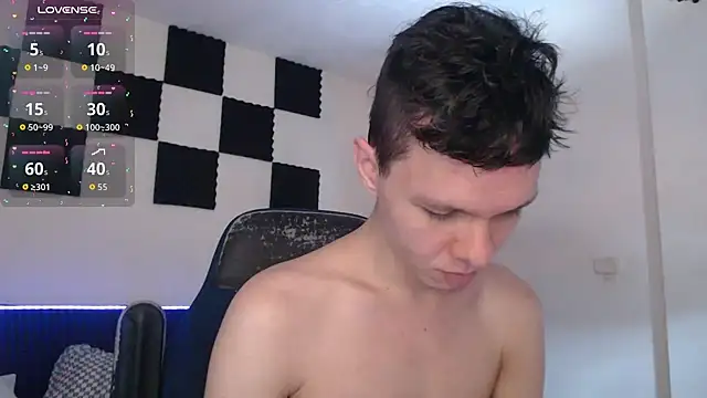 Snapshot of bryamado69 chatting on 11-17-25, 03:40 bryamado69 online show from 11-17-25, 03:40