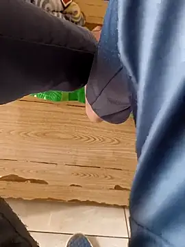 Snapshot of Gururonny07 chatting on 03-09-25, 03:43 Gururonny07 online show from 03-09-25, 03:43